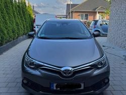 Grau Gebraucht 2016 Toyota Auris Touring Sports Kombi | 13.500 € (Fairer Preis)