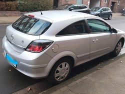 Grau Gebraucht 2006 Opel Astra GTC Limousine | 1.100 € (Fairer Preis)