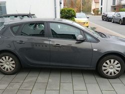 Grau Gebraucht 2013 Opel Astra Active Kleinwagen | 6.200 € (Fairer Preis)
