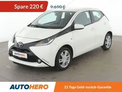 Weiß Gebraucht 2018 Toyota Aygo X-play Kleinwagen | 8.990 € (Fairer Preis)