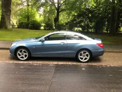 Blau Gebraucht 2011 Mercedes E350 Coupé | 8.999 € (Superpreis)