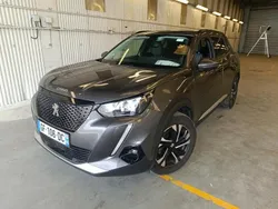 Grau Gebraucht 2022 Peugeot 2008 Allure SUV | 13.451 € (Guter Preis)