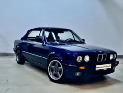 Blau Gebraucht 1991 BMW 325 Cabriolet Performance Cabrio | 34.900 €