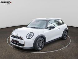 Weiß Neu 2025 Mini Cooper S Favoured Kleinwagen | 33.900 € (Etwas zu teuer)