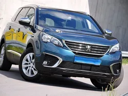 Blau Gebraucht 2017 Peugeot 5008 Active Van / Kleinbus | 14.990 € (Fairer Preis)