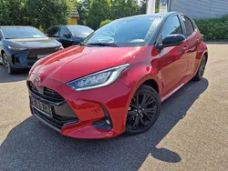 Karminarot Gebraucht 2024 Toyota Yaris Plus Kleinwagen | 29.990 €