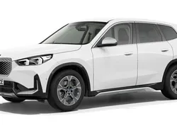 Weiß Gebraucht 2024 BMW iX1 Luxury Line SUV | 46.905 € (Etwas zu teuer)