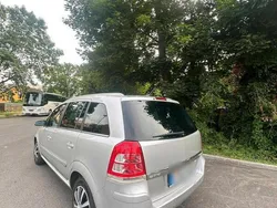 Silber Gebraucht 2009 Opel Zafira Van / Kleinbus | 1.599 € (Superpreis)