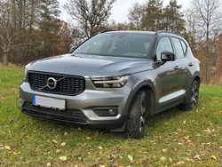 Grau Gebraucht 2019 Volvo XC40 R-Design SUV | 29.900 € (Etwas zu teuer)