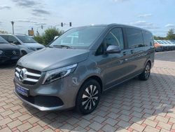 Grau Gebraucht 2022 Mercedes V300 Sport Van / Kleinbus | 44.700 € (Fairer Preis)