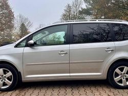 Silber Gebraucht 2010 VW Touran Highline Van / Kleinbus | 7.590 € (Fairer Preis)