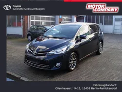 Schwarz Gebraucht 2013 Toyota Verso Executive Van / Kleinbus | 11.990 € (Teuer)