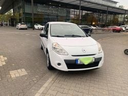 Weiß Gebraucht 2012 Renault Clio IV Limousine | 4.199 € (Fairer Preis)