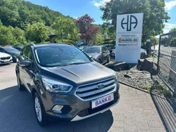 Grau Gebraucht 2018 Ford Kuga Titanium SUV | 17.995 € (Fairer Preis)