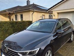 Grau Gebraucht 2019 VW Passat Kombi | 18.800 € (Fairer Preis)