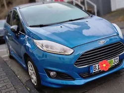 Blau Gebraucht 2016 Ford Fiesta Titanium Kleinwagen | 9.222 € (Etwas zu teuer)