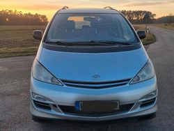 Grau Gebraucht 2004 Toyota Previa Van / Kleinbus | 1.999 €