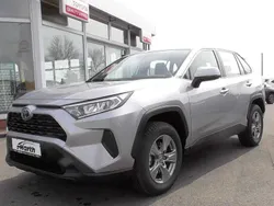 Silver metallic Gebraucht 2022 Toyota RAV4 Hybrid SUV | 34.500 € (Superpreis)