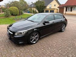 Schwarz Gebraucht 2016 Mercedes CLA200 Shooting Brake Kombi | 16.800 € (Fairer Preis)