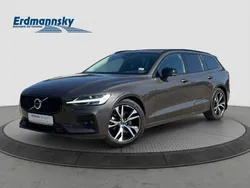 Platinum grey (grau) Gebraucht 2024 Volvo V60 Plus Kombi | 37.460 € (Fairer Preis)