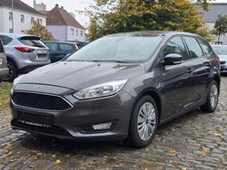 Grau Gebraucht 2015 Ford Focus Business Edition Kombi | 6.290 € (Fairer Preis)