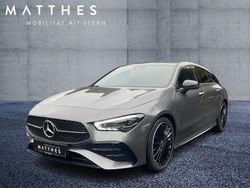 Grau Gebraucht 2025 Mercedes CLA220 Shooting Brake AMG Kombi | 45.890 €