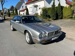 Grau Gebraucht 1999 Jaguar XJR Limousine | 17.500 €