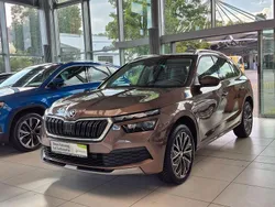 Braun Gebraucht 2020 Skoda Kamiq Drive SUV | 20.950 € (Fairer Preis)