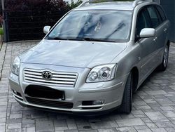 Silber Gebraucht 2006 Toyota Avensis T2 Kombi | 4.999 € (Teuer)