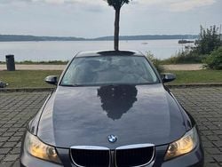 Grau Gebraucht 2008 BMW 320 Limousine | 3.600 €