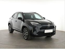 Schwarz Gebraucht 2024 Toyota Yaris Hybrid Team SUV | 26.990 € (Etwas zu teuer)