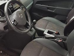 Grau Gebraucht 2009 Opel Zafira Eco Van / Kleinbus | 1.750 € (Guter Preis)