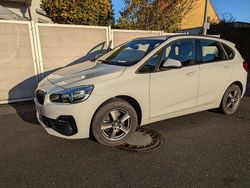Weiß Gebraucht 2018 BMW 218 Active Tourer Sport Line Van / Kleinbus | 15.499 € (Fairer Preis)