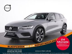Grau Gebraucht 2023 Volvo V60 CC Plus Kombi | 36.450 € (Superpreis)