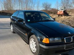 Schwarz Gebraucht 1999 BMW 316 Kleinwagen | 3.500 €