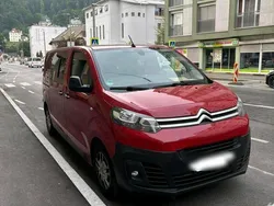 Rot Gebraucht 2018 Citroën Jumpy Van / Kleinbus | 17.950 €