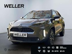 Grau Gebraucht 2024 Toyota Yaris Hybrid Style SUV | 30.490 € (Etwas zu teuer)