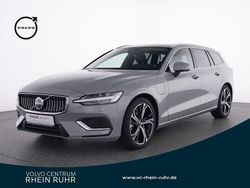 Grau vapour grey / metallic Gebraucht 2024 Volvo V60 Plus Kombi | 48.990 € (Teuer)