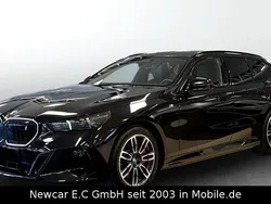 Black sapphire metallic Gebraucht 2025 BMW i5 M Sport Limousine | 70.560 €