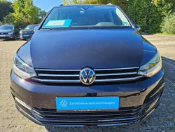 Deep black perleffekt Gebraucht 2024 VW Touran Comfortline Van / Kleinbus | 34.790 € (Etwas zu teuer)