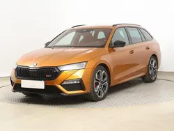 Phoenix orange perleffekt (metallic) Gebraucht 2024 Skoda Octavia RS Kombi | 35.840 € (Guter Preis)