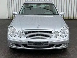 Silber Gebraucht 2002 Mercedes E500 Elegance Limousine | 2.800 €