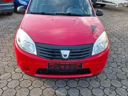Rot Gebraucht 2009 Dacia Sandero Basis Kleinwagen | 550 € (Superpreis)