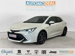Weiss Gebraucht 2020 Toyota Corolla Hybrid Lounge Limousine | 21.397 € (Fairer Preis)