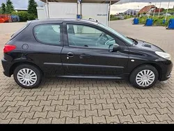 Schwarz Gebraucht 2008 Peugeot 206+ Kleinwagen | 2.100 €