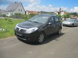 Schwarz Gebraucht 2011 Dacia Sandero Lauréate Kleinwagen | 2.699 € (Fairer Preis)