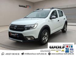 Weiß Gebraucht 2019 Dacia Sandero Prestige SUV | 11.899 €