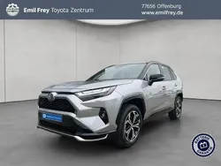 Lichtsilber metallic / d Neu 2025 Toyota RAV4 Hybrid Style SUV | 62.990 € (Teuer)