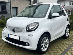 Weiß Gebraucht 2016 Smart ForTwo Cabrio Passion Cabrio | 12.900 € (Guter Preis)