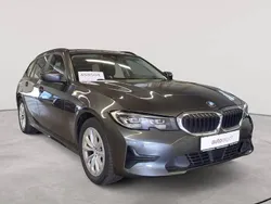 Mineralgrau metallic Gebraucht 2022 BMW 320 Advantage Kombi | 18.890 € (Guter Preis)